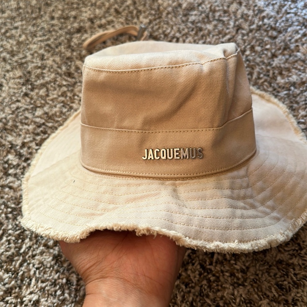 JACQUEMUS bucket hat